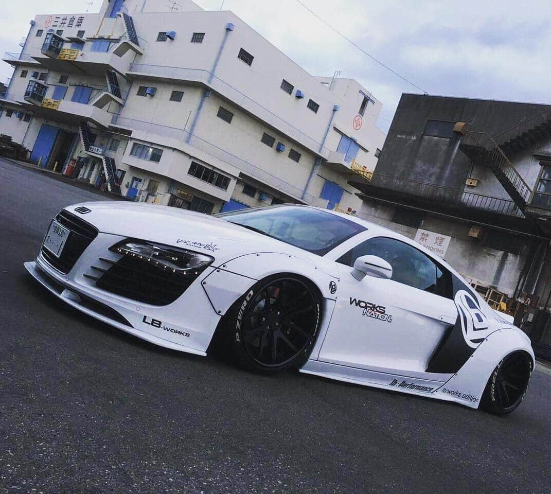 のインスタグラム：「LIBERTY WALK自由に歩く★★★ LIBERTY WALK✖︎ARTISAN SPIRT LB★WORKS R8  #artisan spirits #libertywalk #lb #lbperformance #lbworks #dub #forgiato @forgiato #monsterenergy #ltmw #srautogroup #tnpperformance #sunusmotorsports  #aylezo #premierautowerkz #gtautoconcepts #reinartdesign #infinitemotorsport #978motoring #gta #race1_sa #nurperformance #optimusperformance #svhautobodyshop #kuconnection #apac #queenstcustoms #airrex #fiexhaust #sidney_industries #falkentires」
