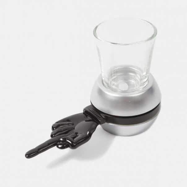 キットソンのインスタグラム：「Holiday Drinking made easy 😂❄️💕 Spin the shot and whoever it lands off gets flipped off and has to take a shot! 25% off the entire site today only!!! #YOUCANTHANDLE #thisiskitson #shots #holidaydrinking #whiskey #whiteelephant」
