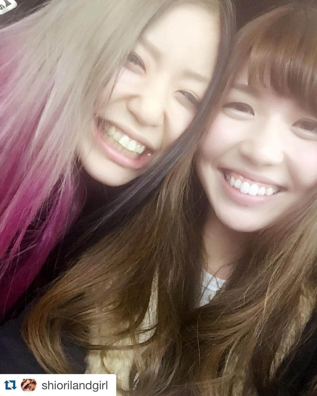 あやぺたのインスタグラム：「しおりん♡ぺたりん #Repost @shiorilandgirl with @repostapp. ・・・ あやぺたん。この子の笑顔、パワーに救われる人はほんとにたくさんいると思う。私含めてね♪ラブだーー♡♡♡ #dizzysunfist #scotlandgirl」