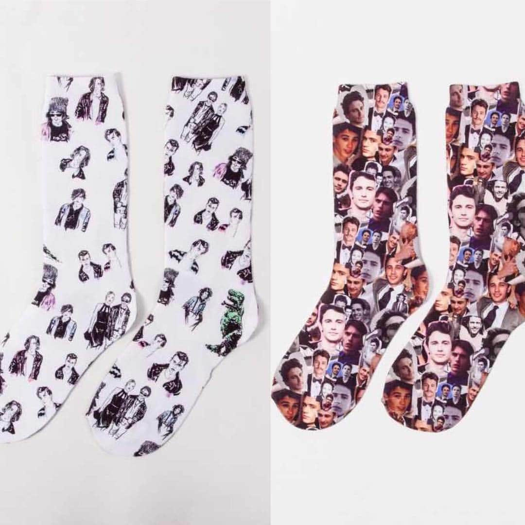 キットソンのインスタグラム：「Johnny Depp or James Franco?! 😱😍😱😍 We can't decide who we would rather make out with under the mistletoe 😘😏 #thisiskitson #loveme #jamesfranco #johnnydepp #socks #holidays #mistletoe」