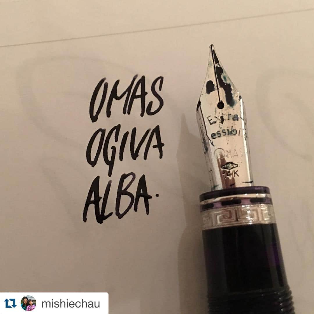 オマスさんのインスタグラム写真 - (オマスInstagram)「Be extra flexible. Thanks @mishiechau for sharing your OMASexperience. #OMAS #Fountainpen #Pen #Calligraphy #FPGeeks #slowliving #handwrite #handmade #instapen #handicraft #madeinitaly #art #writing #write #ink #penworld #instarepost #repost」12月3日 21時16分 - omas_official