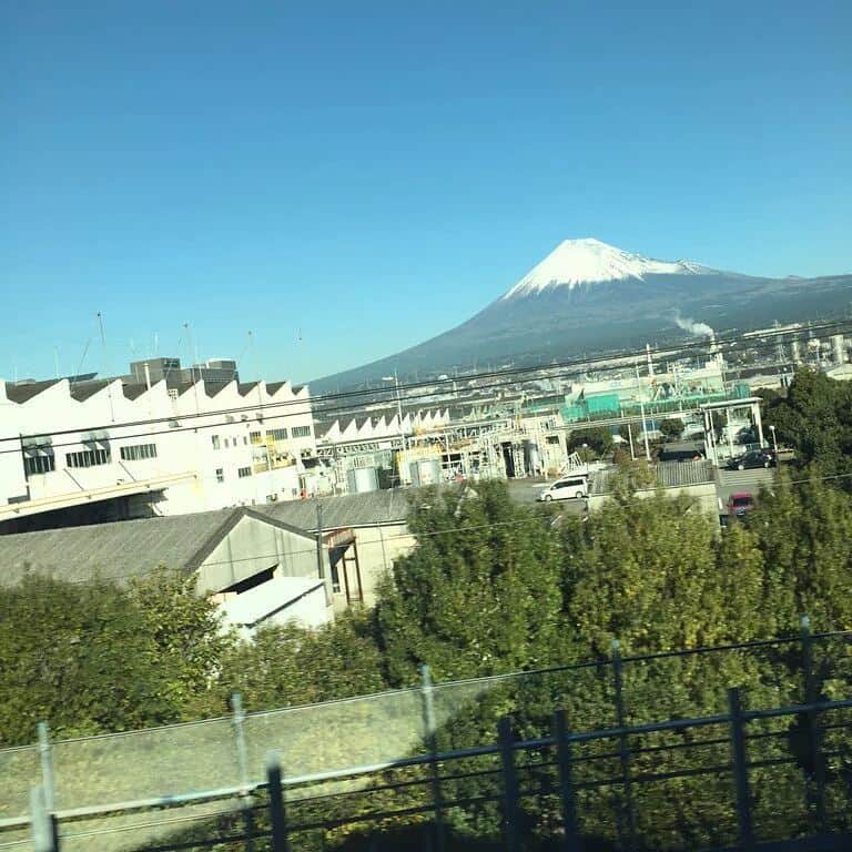 内田真礼のインスタグラム：「今日は名古屋です！ 快晴(=´∀｀)人(´∀｀=)」