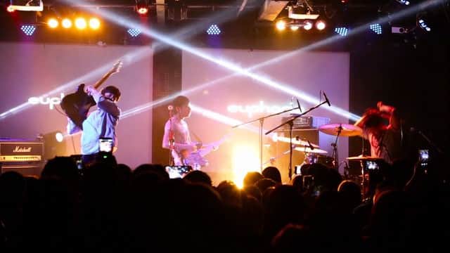 euphoriaのインスタグラム：「中国のファンの熱い盛り上がりのおかげで演奏の一体感も増してます。これを1/16(土)渋谷o-nestにも届けたいと思います。https://euphoriajp.stores.jp #euphoriachinatour2015 #euphoriajp #postrock」