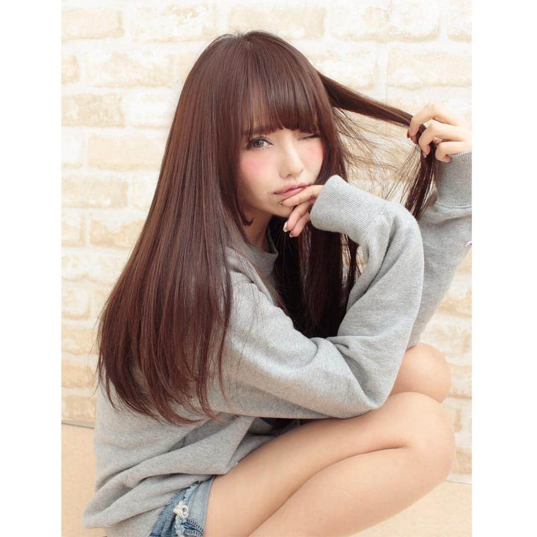 遠藤 玲奈 /endo renaさんのインスタグラム写真 - (遠藤 玲奈 /endo renaInstagram)「幼稚園の時お遊戯会でなんの役やった？て聞くのが最近のブーム🐶💭ほっこりするのだ #サロン #ヘアカタ #ストレート #アフロート #afloat #連投すませぬ #メイクも違えば前髪の分け目も違って不思議💅🏼」12月5日 23時15分 - r_m.0115