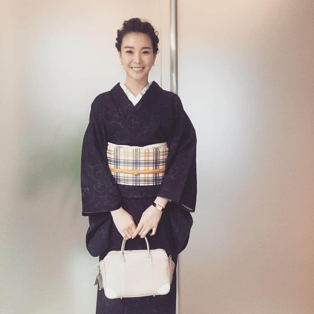 知花くららさんのインスタグラム写真 - (知花くららInstagram)「#着物 #kimono #紬 #グローブトロッター#kuraraandkimono#くららと着物」12月6日 16時34分 - chibanakurara.official