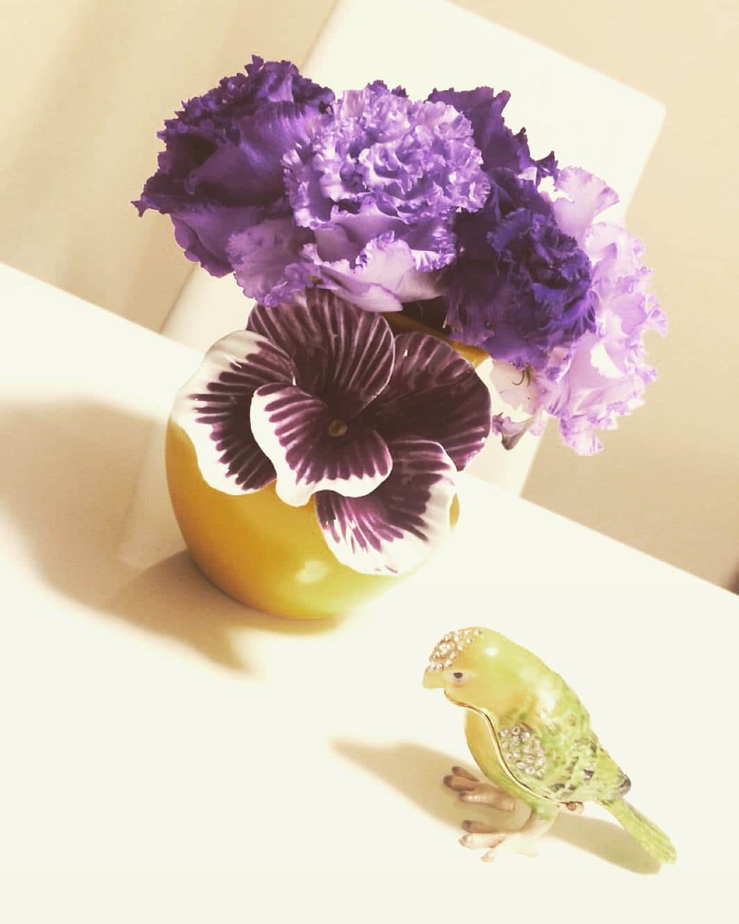 近藤英恵さんのインスタグラム写真 - (近藤英恵Instagram)「お気に入りの花器にトルコキキョウ #お花 #トルコキキョウ」11月13日 12時18分 - hanachan93