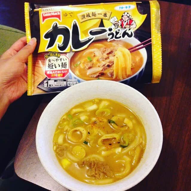 榎戸教子さんのインスタグラム写真 - (榎戸教子Instagram)「夜中のカレーうどんは最高。 #カレーうどん #冷凍食品」11月14日 1時51分 - noriko_enokido