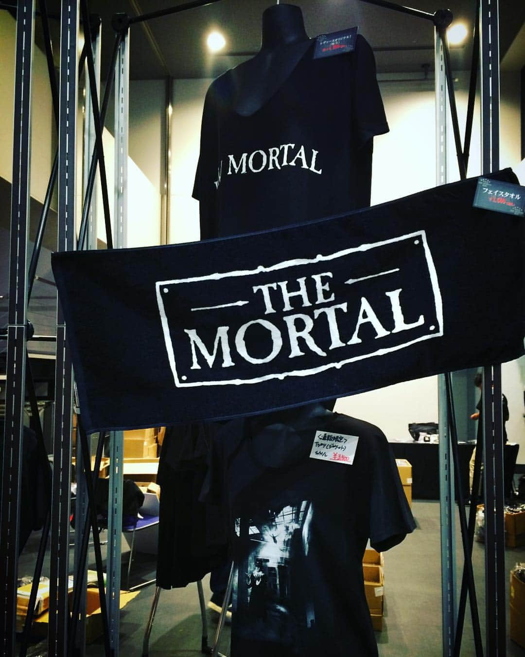 THEMORTALさんのインスタグラム写真 - (THEMORTALInstagram)「THE MORTALのツアーグッズ先行販売、間も無く開始致します！！ 商品の在庫がなくなり次第終了となります。」11月16日 15時38分 - the_mortal2015