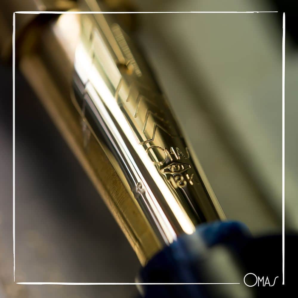 オマスさんのインスタグラム写真 - (オマスInstagram)「Engravings give a distinctive touch to OMAS pens. Here you can admire a pantograph with an engraving on the nib with 18K gold. Is there a step of this processing that you would like to know? #OMASeducational #OMAS #Fountainpen #Pen #Calligraphy #FPGeeks #slowliving #handwrite #handmade #instapen #handicraft #madeinitaly #art #writing #write #ink #penworld」11月19日 1時46分 - omas_official