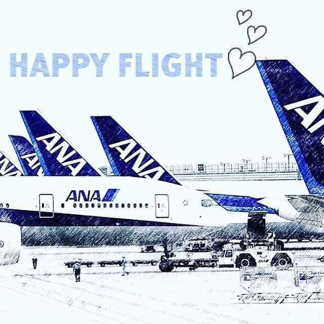 ANAのインスタグラム：「#スケッチ #ハート #happyflight #飛行機 #空港 #青 #ブルー #airport #sketch #ana_jp #✈️ #♥」