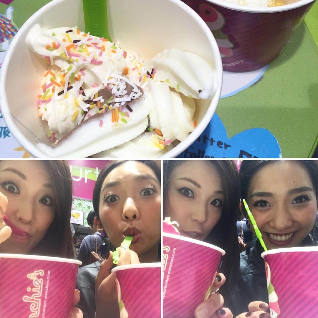 Choicerishのインスタグラム：「この前はるにゃんと遊んだ時寄ったアイス屋さん！ 自分でアイス選んでトッピングしてグラムでお金払うんだけど 調子のって700円もかかったーーーT^T  #icecream #dessert #アイス #chihiro #choicerish #youtube #youtuber #低脂肪低カロリー #フローズンヨーグルト」