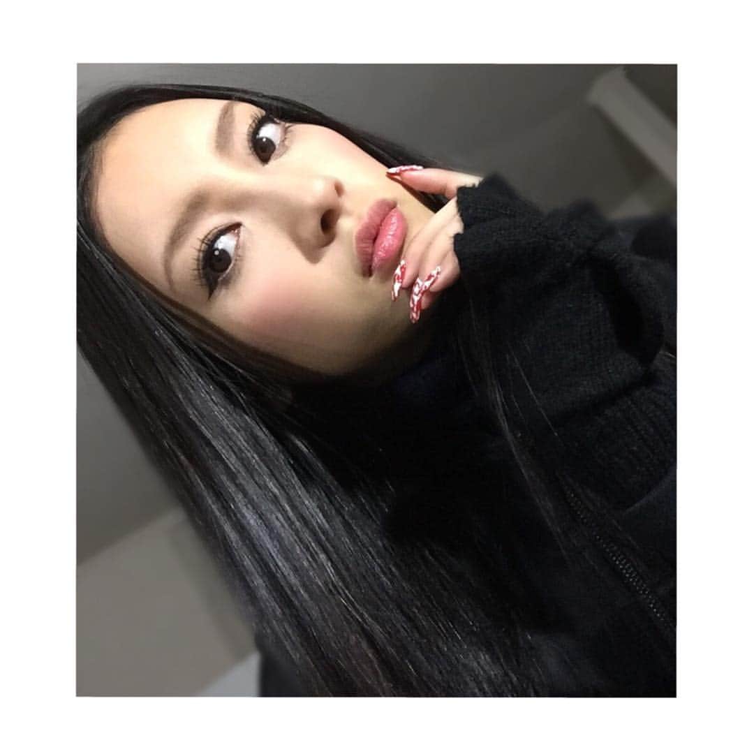菜々緒さんのインスタグラム写真 - (菜々緒Instagram)「皆さん、たくさんのコメントありがとうございます。こういう時にSNSやってて良かったなって思います。  今日は #PlusLounge のヘッドスパで、硬くなった頭をリフレッシュ！髪ツヤツヤになりました。」11月21日 23時21分 - nanao_official