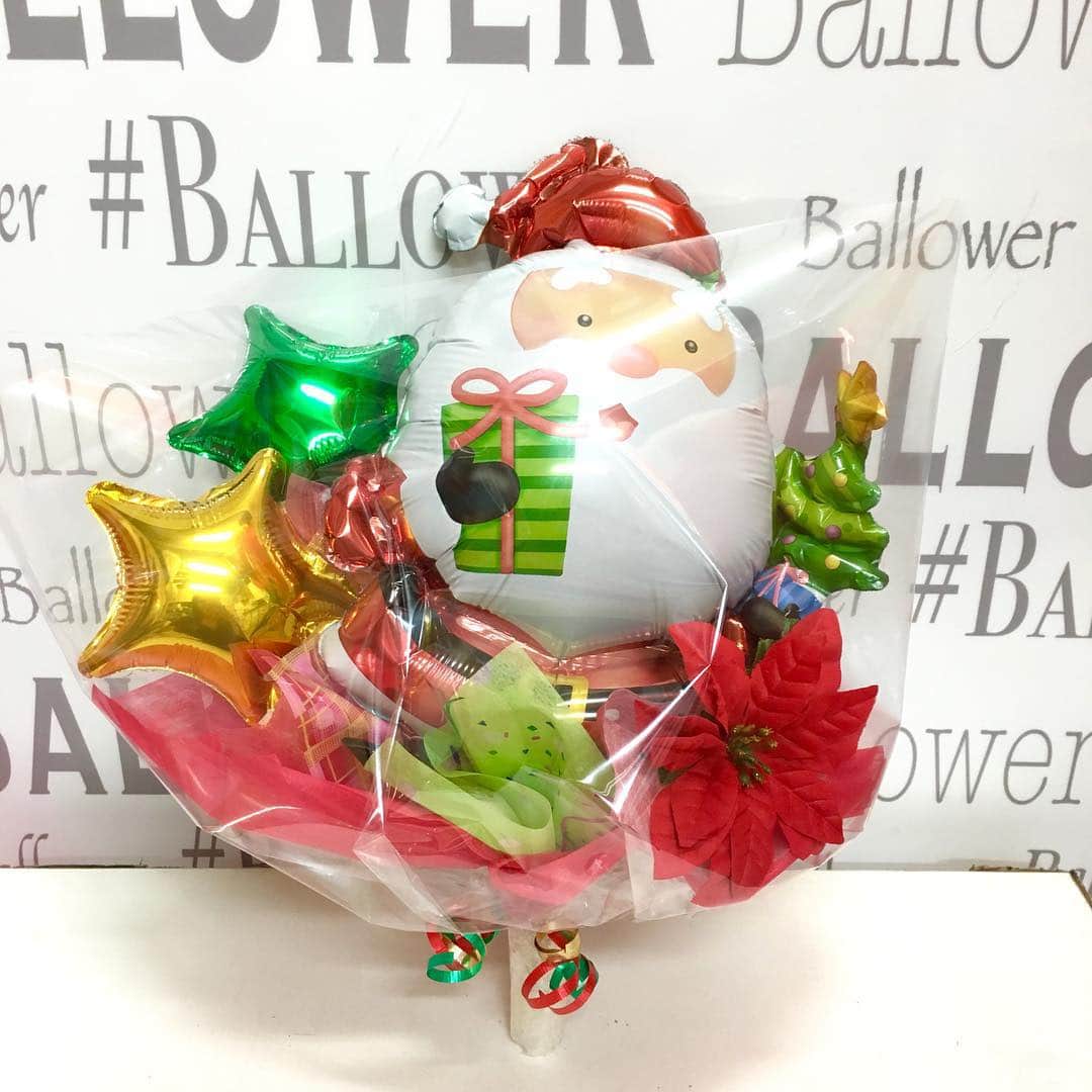 野口綾子さんのインスタグラム写真 - (野口綾子Instagram)「バルーンハンドブーケ。クリスマスバージョン☆☆☆サンタさん #balloon #ballower #ブーケ #バルーン #風船 #バルーンアーティスト」11月22日 19時14分 - ayako__n