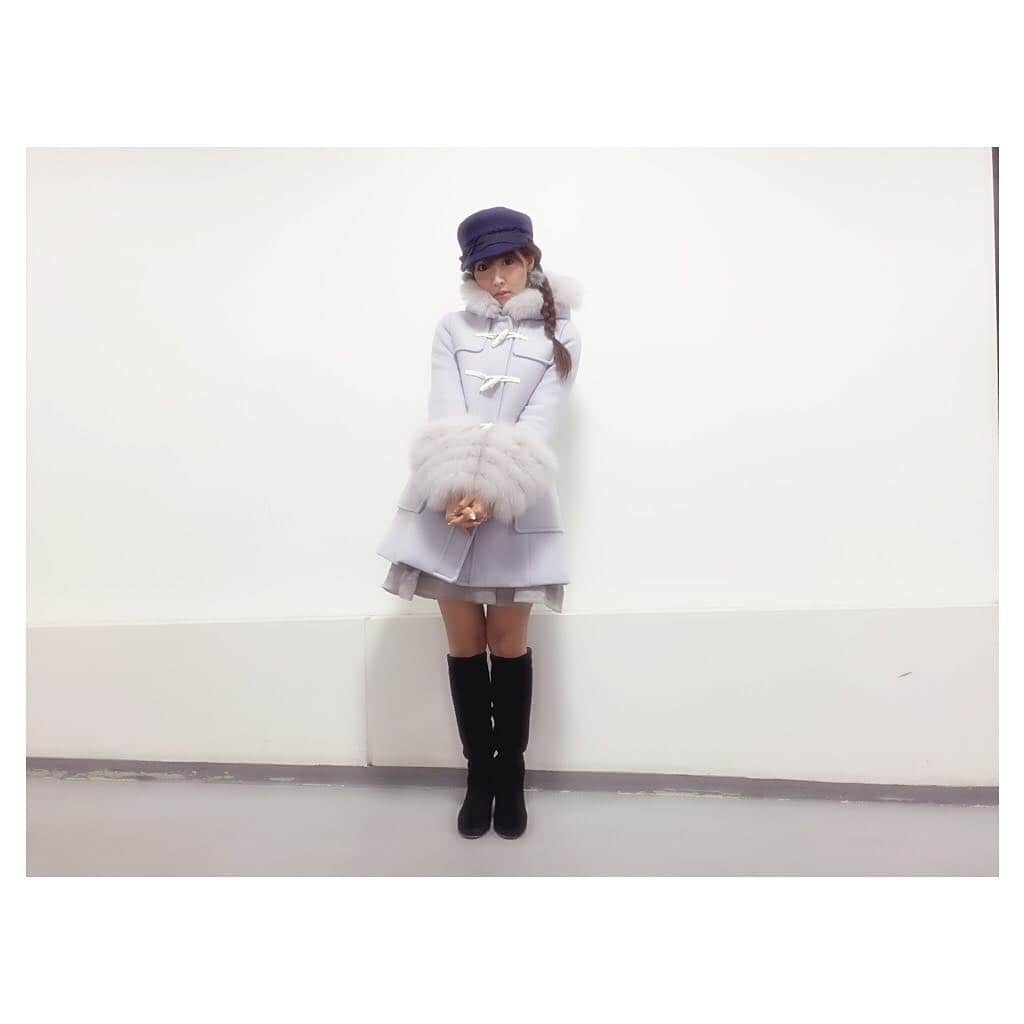 三上悠亜さんのインスタグラム写真 - (三上悠亜Instagram)「新しいコート💟 珍しくサックスブルーを選んだよ👼🏼💕 #snidel」12月7日 22時52分 - yua_mikami