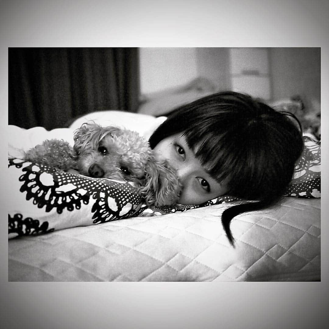石丸奈菜美のインスタグラム：「この姉弟、やはり似ている。 #monochrome」