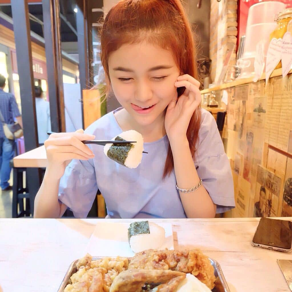 Season Popのインスタグラム：「ร้าน Gaburichicken ร้านไก่ทอดสไตล์ญี่ปุ่นแท้ๆ  มีเมนูให้เลือกหลากหลาย 🍗🍟 @gaburichicken #gaburichicken #asiatiqueH39-H42 #bangkok #japaneserestaurant #japanesefood  #hangout #seasonpop #seasonpopclub #food @froydz」