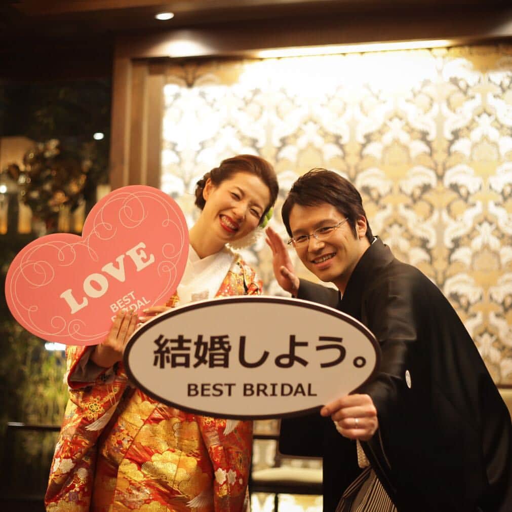 結婚しよう。プロジェクトのインスタグラム：「和装での一枚！ ぜひ幸せな新郎新婦をシェアしてください！  #結婚しようpj #ベストブライダル #プレ花嫁 #アートグレイス #happy #bridal  #love #cute #weddingphotography  #wedding」