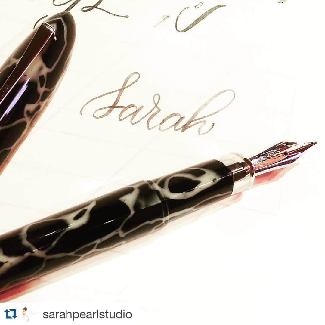 オマスのインスタグラム：「An OMAS leaves its mark. Thanks @sarahpearlstudio for sharing your #OMASexperience -  #OMAS #Fountainpen #Pen #Calligraphy #FPGeeks #slowliving #handwrite #handmade #instapen #handicraft #madeinitaly #art #writing #write #ink #penworld #instarepost #repost」