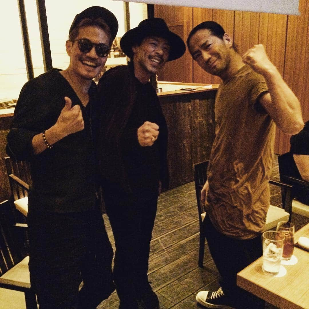 松本利夫さんのインスタグラム写真 - (松本利夫Instagram)「無邪気な3人^ ^  #松組 @matsugumi_ldh  #EXILE #ヒロさん #アツシ #MrLDH #MrEXILE #この時間が幸せ」11月27日 1時10分 - exile_matsu