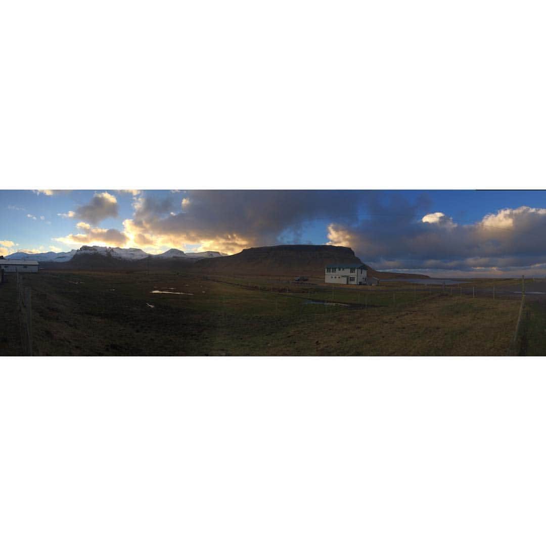 大島優子さんのインスタグラム写真 - (大島優子Instagram)「360度のおおきな自然を写すには機械のレンズでは収まりきれない 人間の目のレンズは本当に美しいパノラマを記憶してくれる そして心のアルバムに。。。 #iceland #panorama」11月27日 8時36分 - yuk00shima