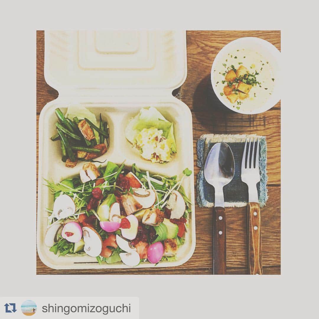 飯端美樹さんのインスタグラム写真 - (飯端美樹Instagram)「美を追求する女性に向けて考えた 炭水化物、脂質少なめ たんぱく質、ビタミンミネラルたっぷりサラダ🍴 もちろん男性にも満足して頂けるメニューです😍 This salad designed to beautify the body.  Produced by @stargirl ✌🏼️ #Repost @shingomizoguchi with @repostapp. ・・・ ・ seagulldiner ランチタイム ニューメニュー ☆☆第2弾☆☆ ・ ・ PRO BMX RACER&MODEL 飯端美樹さん 監修 ・ Palmsalad パームサラダ 〜マンハッタンクラムチャウダー付〜 です ・ ・ ・ 飯端美樹さんがジュニアアスリートフードマイスターの目線で食事から体作りをしたい女性に提案するサラダ。 1プレートで5大栄養素を摂取することができます。 ・ ・ ・ #seagulldiner#lunch#newmenu#第2弾#saladlunch#Palmsalad#Manhattanclamchowder#飯端美樹#監修#proBMXracer#model#ジュニアアスリートフードマイスター#California#Californiabear#Californialove#osaka#sakaifornia#nakamozu#palmfood77」11月27日 16時02分 - mikiiibata77