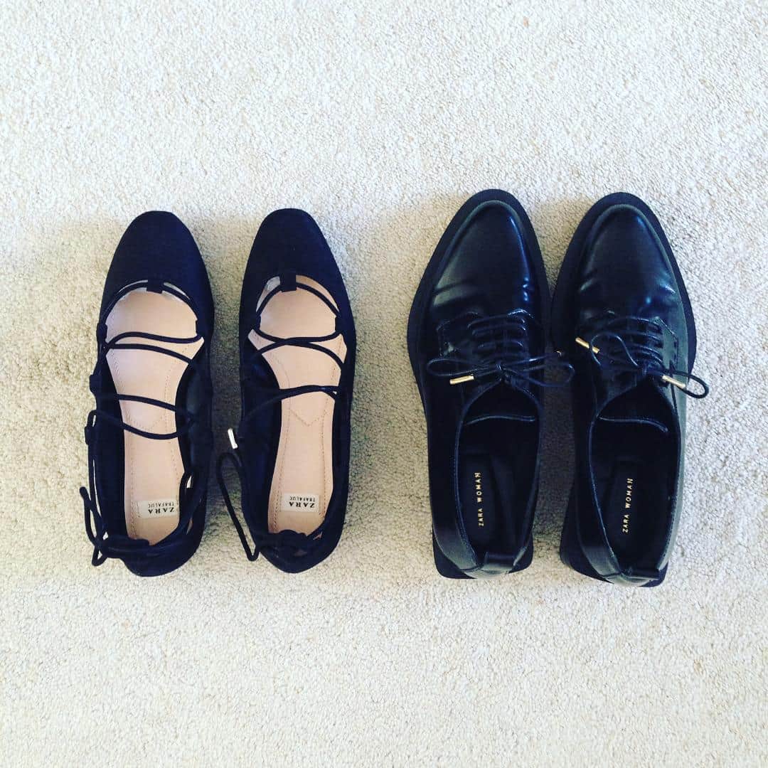 志摩有子さんのインスタグラム写真 - (志摩有子Instagram)「ZARAでレースアップシューズ、タイプの違うバレエとウィングチップの2種類。ZARAの靴、リーズナブルで履きやすい。 #ZARA #レースアップシューズ #バレエシューズ #ウィングチップ  #コスパ良し」11月28日 15時13分 - ariko418