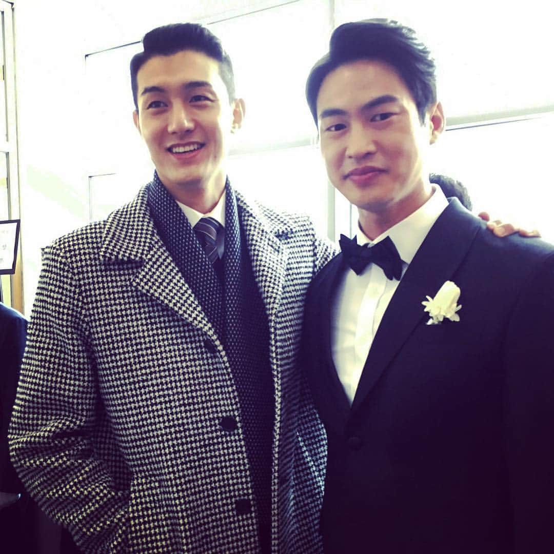 イ・ギウさんのインスタグラム写真 - (イ・ギウInstagram)「😭산호가 결혼 했어요!😭 많은 축복 속에 예쁘게 결혼한 두사람~ 오래오래 건강히 행복하삼!!!!😍 #절친 #김산호 #장가가는날 #행복해야해 #이제넌유부남 #ㅋㅋㅋ」11月28日 15時36分 - lee_kiwoo