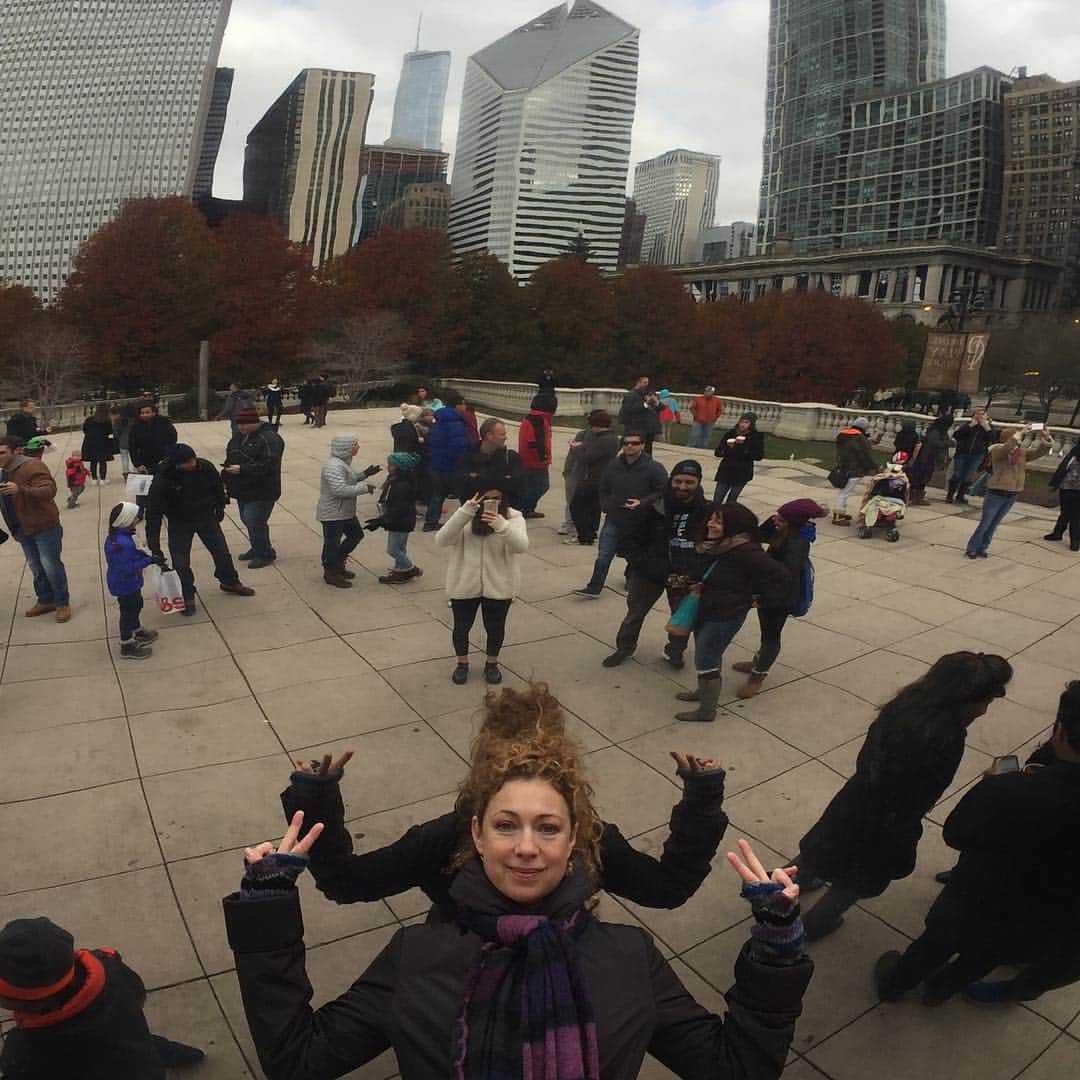 のインスタグラム：「back in the Windy City. Kisses from Chicago. Xoxo - Alex」