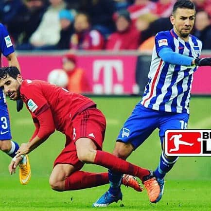 ヴェダド・イビシェヴィッチのインスタグラム：「⚽💪」