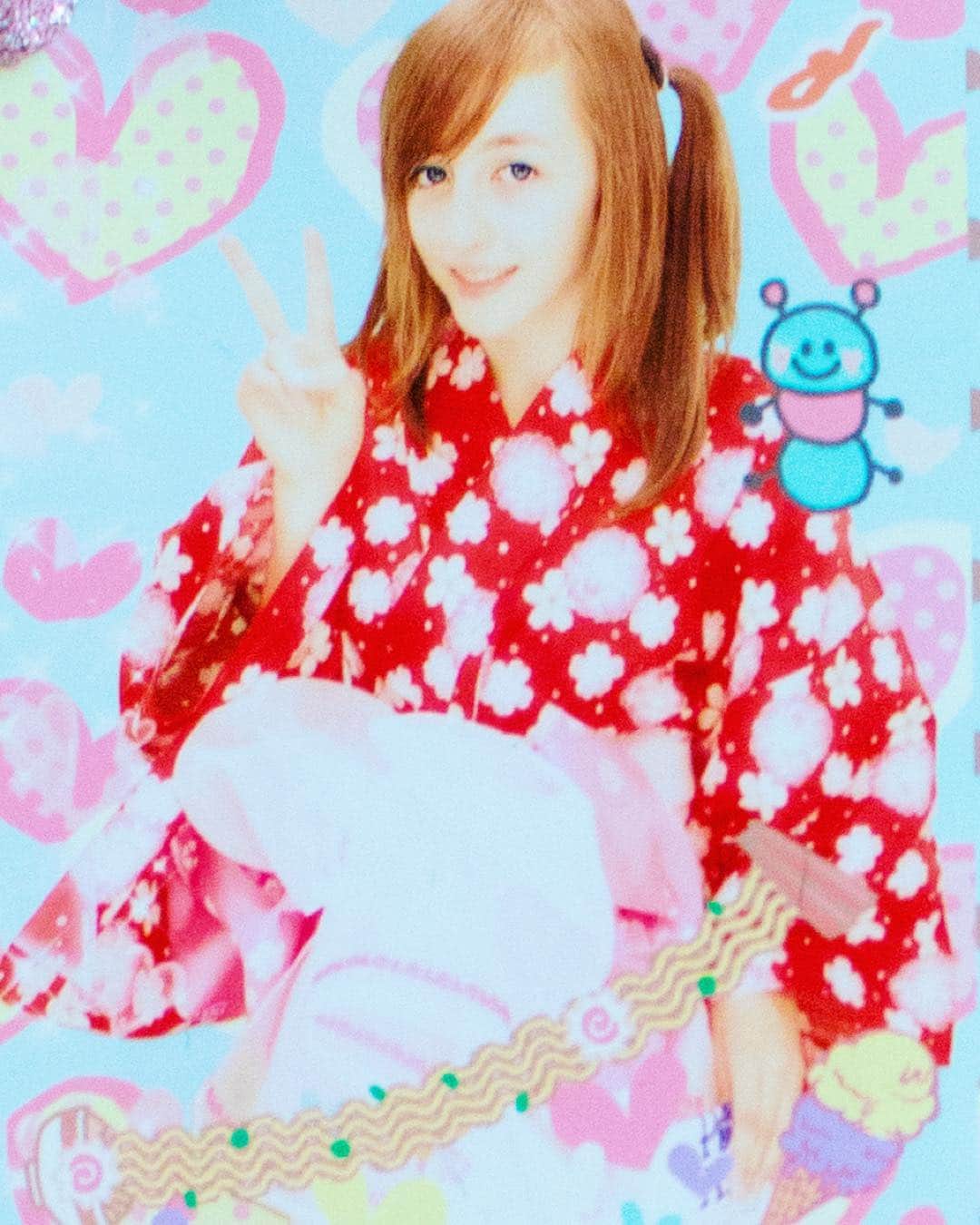 ベッキー・クルーエルのインスタグラム：「Throwback puri from 2009 🙈 懐かしいですね〜 replying to comments on my new video my purikura collection right now! ✨https://youtu.be/hFrPhJ1rMIg」