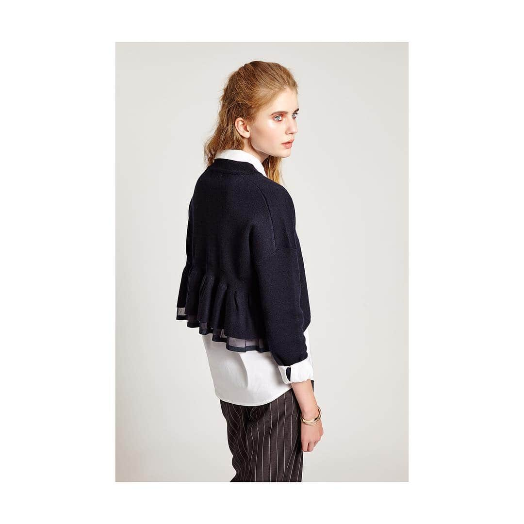 ボルニーのインスタグラム：「Back frill knitwear [color: white, gray, navy]  #borny#2015aw#autumn#winter#new#newin#collection#fashion#knit#knitwear#import#select#runwaychannel」