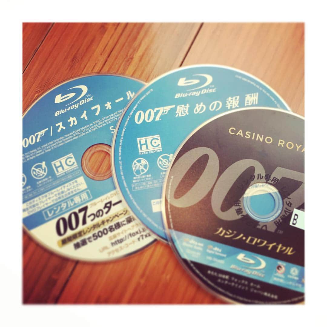 笹川友里さんのインスタグラム写真 - (笹川友里Instagram)「改めて。 ダニエルクレイグの007一気見✨ ジェームズボンドに恋しました。  #007 #映画 #ボンドガールの美しさたるや」11月30日 23時43分 - sasagawayuri
