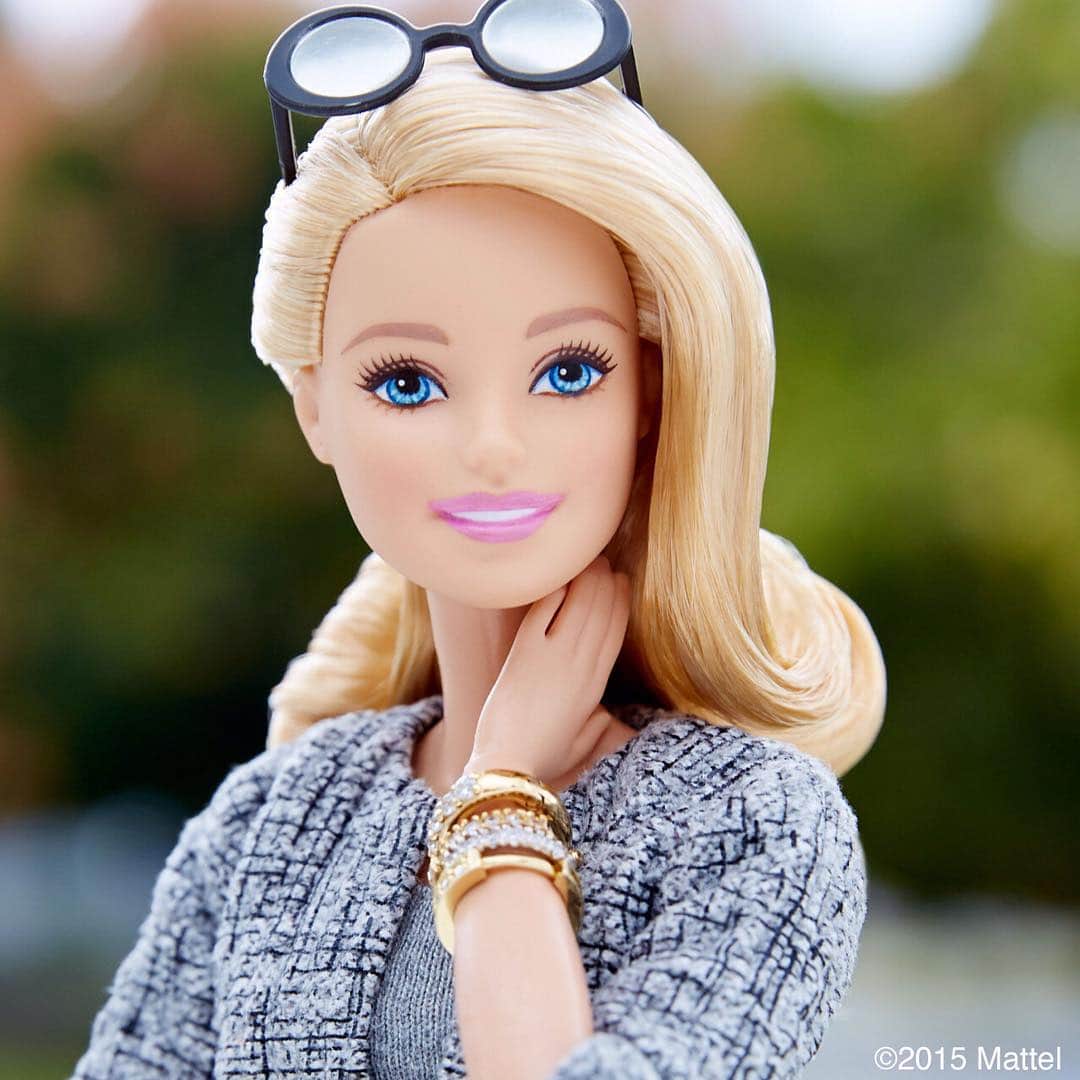 バービーさんのインスタグラム写真 - (バービーInstagram)「Looking forward to the week ahead! 👀 #barbie #barbiestyle」12月1日 3時46分 - barbiestyle