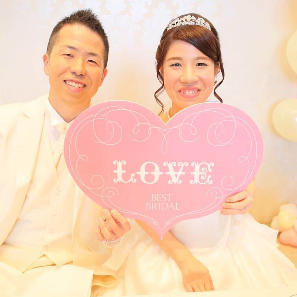 結婚しよう。プロジェクトのインスタグラム：「日本の結婚式を元気にしよう！ ぜひ幸せな新郎新婦をシェアしてください！  #結婚しようpj #ベストブライダル #プレ花嫁 #アートグレイス #happy #bridal  #love #cute #weddingphotography  #wedding」