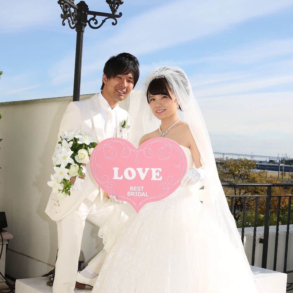 結婚しよう。プロジェクトさんのインスタグラム写真 - (結婚しよう。プロジェクトInstagram)「日本の結婚式を元気にしよう！ ぜひ幸せな新郎新婦をシェアしてください！  #結婚しようpj #ベストブライダル #プレ花嫁 #アートグレイス #アートグレイスポートサイドヴィラ #happy #bridal  #love #cute #weddingphotography  #wedding #bestbridal」12月1日 14時45分 - wedding_pj