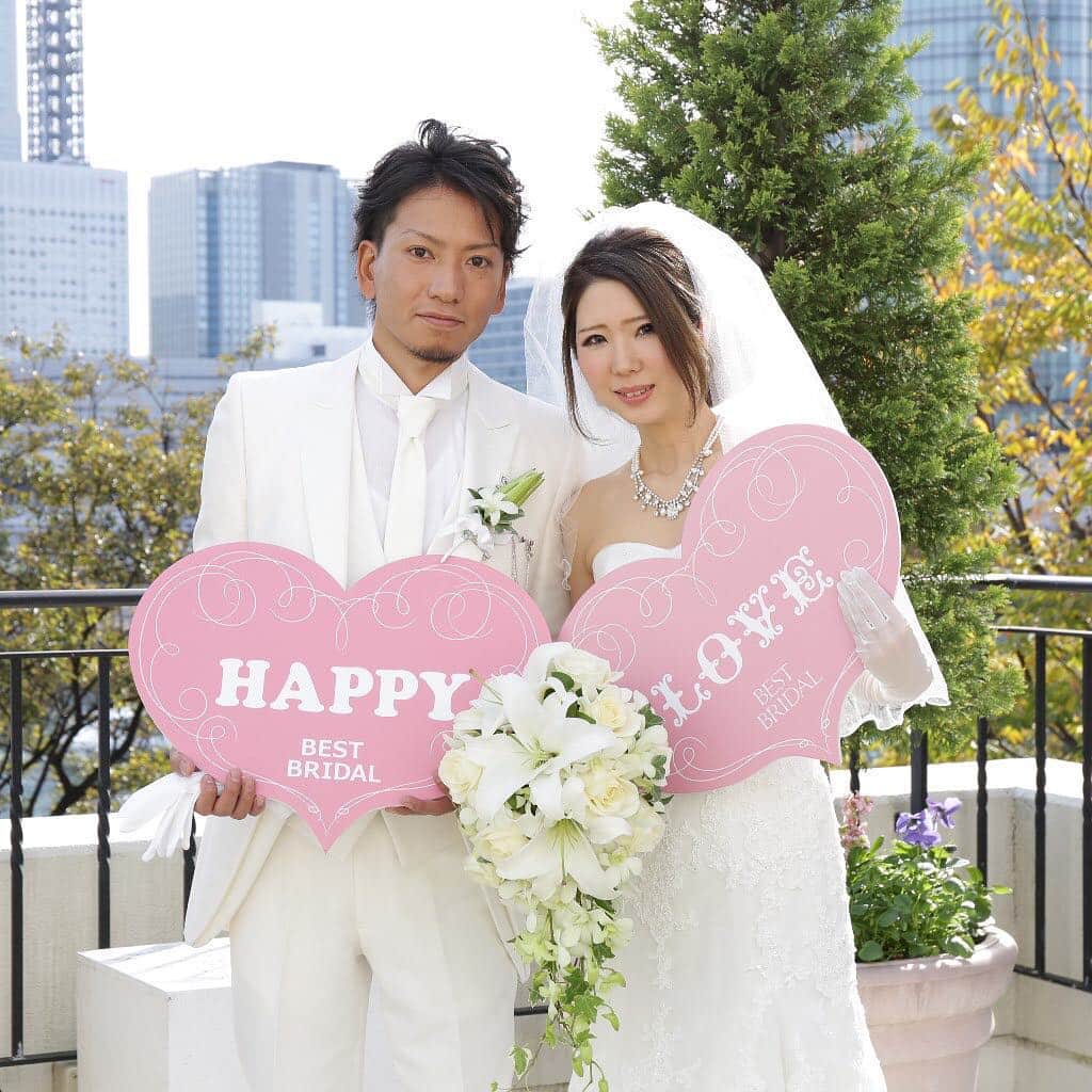 結婚しよう。プロジェクトのインスタグラム：「HAPPY&LOVE！ ぜひ幸せな新郎新婦をシェアしてください！  #結婚しようpj #ベストブライダル #プレ花嫁 #アートグレイス #アートグレイスポートサイドヴィラ #happy #bridal  #love #cute #weddingphotography  #wedding #bestbridal」