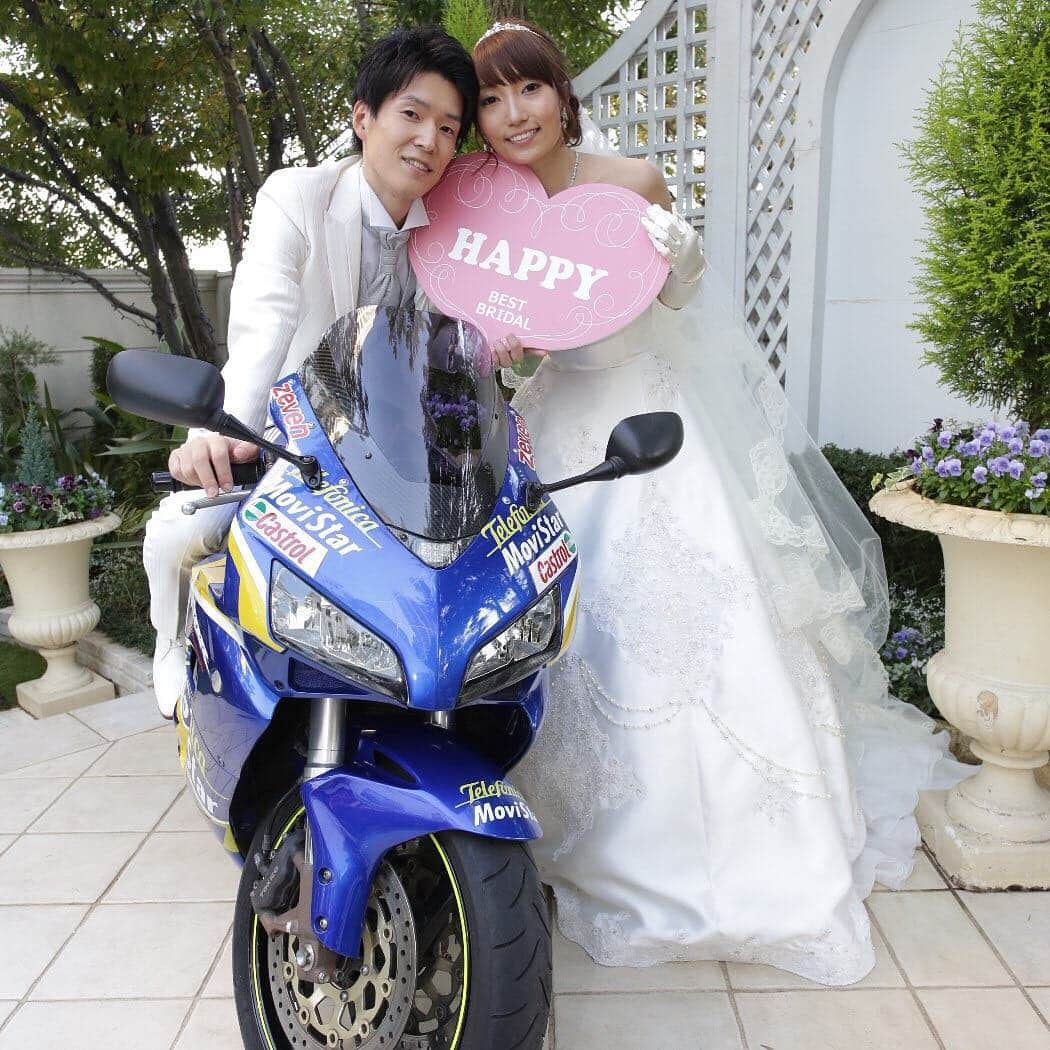 結婚しよう。プロジェクトさんのインスタグラム写真 - (結婚しよう。プロジェクトInstagram)「愛車と共に！ ぜひ幸せな新郎新婦をシェアしてください！  #結婚しようpj #ベストブライダル #プレ花嫁 #アートグレイス #アートグレイスポートサイドヴィラ #happy #bridal  #love #cute #weddingphotography  #wedding #bestbridal」12月1日 14時45分 - wedding_pj