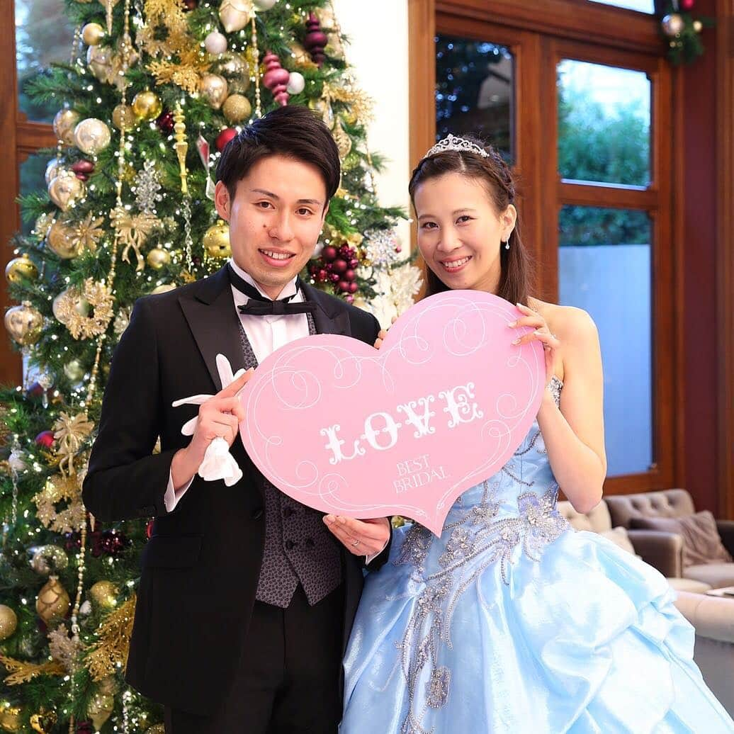 結婚しよう。プロジェクトさんのインスタグラム写真 - (結婚しよう。プロジェクトInstagram)「クリスマスシーズンならではの一枚！ ぜひ幸せな新郎新婦をシェアしてください！  #結婚しようpj #ベストブライダル #プレ花嫁 #アートグレイス #アートグレイスポートサイドヴィラ #happy #bridal  #love #cute #weddingphotography  #wedding #bestbridal」12月1日 14時47分 - wedding_pj