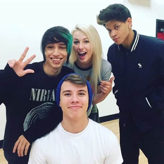 のインスタグラム：「Alexl at Digitour #alexl #alexleeworld #alexfromtarget @alexleeworld」