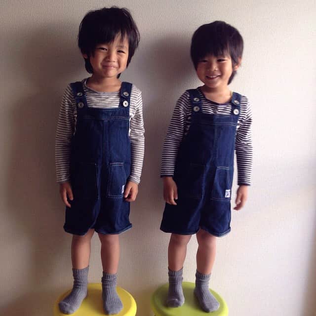 ayakoさんのインスタグラム写真 - (ayakoInstagram)「♡ いやいや頭ボサボサだから… * * お願いだから帽子投げないで * * ♡ #4歳#男の子#twins#ツインズ#双子」3月30日 9時14分 - ayaya315