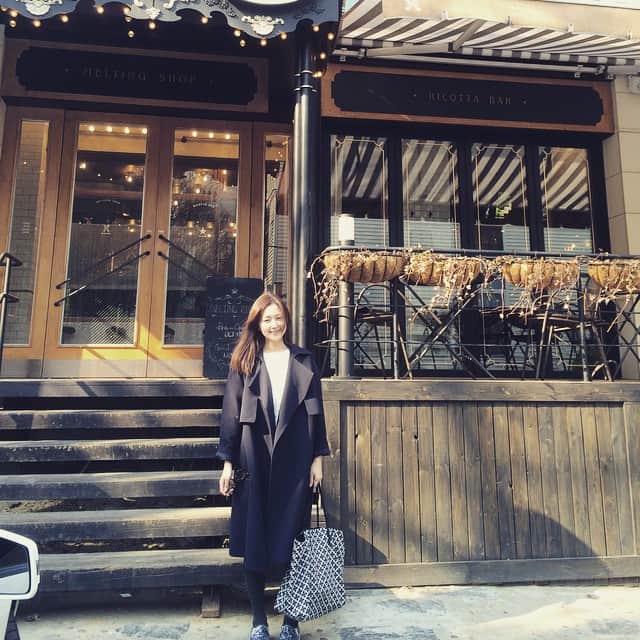 笛木優子のインスタグラム：「天気いーね🌳✨💛#enfold#멜팅샵」