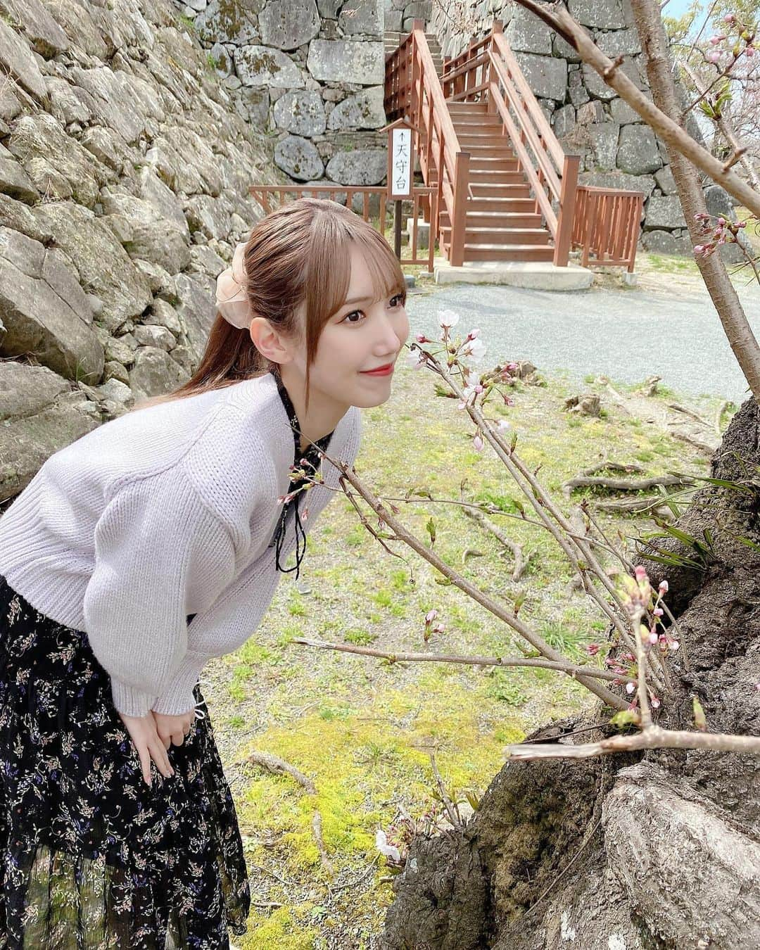 田中菜津美さんのインスタグラム写真 - (田中菜津美Instagram)「春がきた🌸 . 舞鶴公園にもさくら咲いてました🥰 来週あたりにはもっと咲いてるかな？🌸 . こんな感じでお父さんと 休日デートしました💕 . #ootd #桜 #さくら #舞鶴公園 #春コーデ  #私服 #coordinate #春服 #fashion」3月20日 19時41分 - natsumitanaka_0810