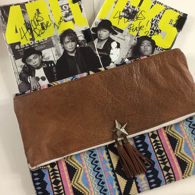のインスタグラム：「オレの台本入れはオシャレなやつ！  Re:makes @smrmrr」