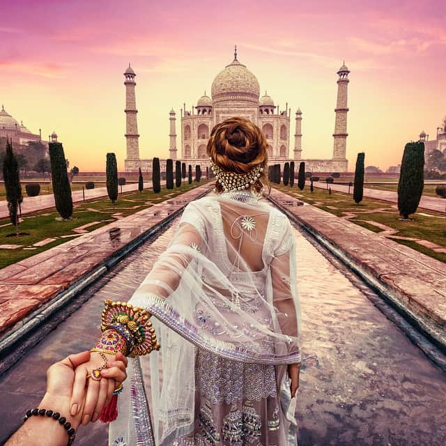 Murad Osmannさんのインスタグラム写真 - (Murad OsmannInstagram)「#followmeto the great Taj Mahal with @yourleo. It is hard to explain the emotions that you feel the first time you see the Taj Mahal through the entrance doors. It truly is one of the world's best wonders.」3月12日 2時04分 - muradosmann