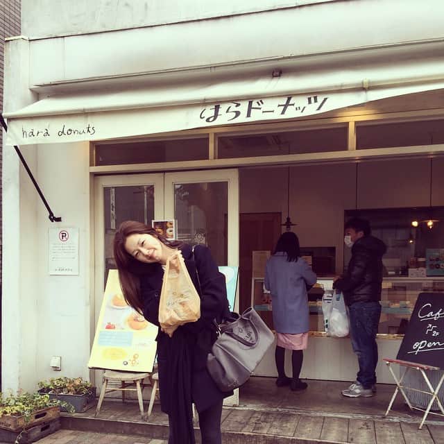 笛木優子のインスタグラム：「大好きなはらドーナッツ🍩🍩💕😋 甘さ控えめでおいしいのだ！😊 #はらドーナッツ」