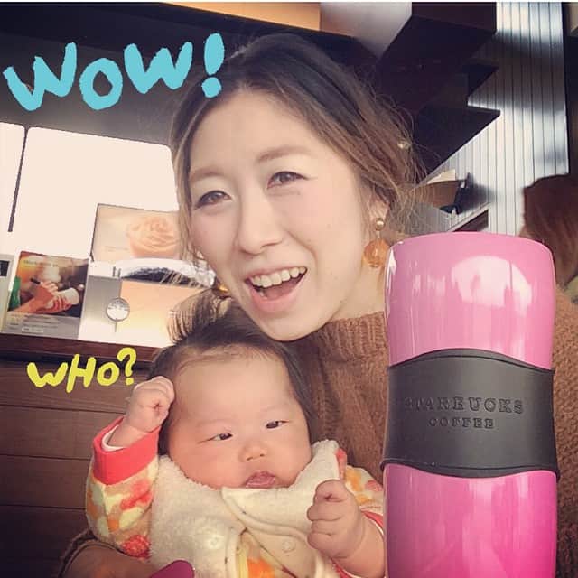 kyokkyのインスタグラム：「最近、ミオリンは自分の存在に気付いた👀❤️いつも自分の手を見つめている👀✊❤️近すぎて目が寄っている👀✊❤️笑」
