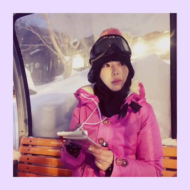 住谷杏奈さんのインスタグラム写真 - (住谷杏奈Instagram)「in雪山⛄️ わたしはスキー派⛄️ #snow#ski#mountain#winter#sports  北海道に住んでいた頃は、 よくスキーしてたなぁ🎿♡」3月19日 14時47分 - annasumitani