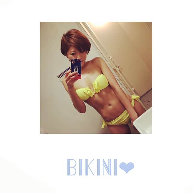 RENA さんのインスタグラム写真 - (RENA Instagram)「Yesturday:) 今年初ビキニでした❤︎ #bikini #ビキニ #バンドゥビキニ #yellow #水着 #summer #ilovesummer #beach #swimwear #スポーツ女子」4月3日 11時33分 - rena_flare