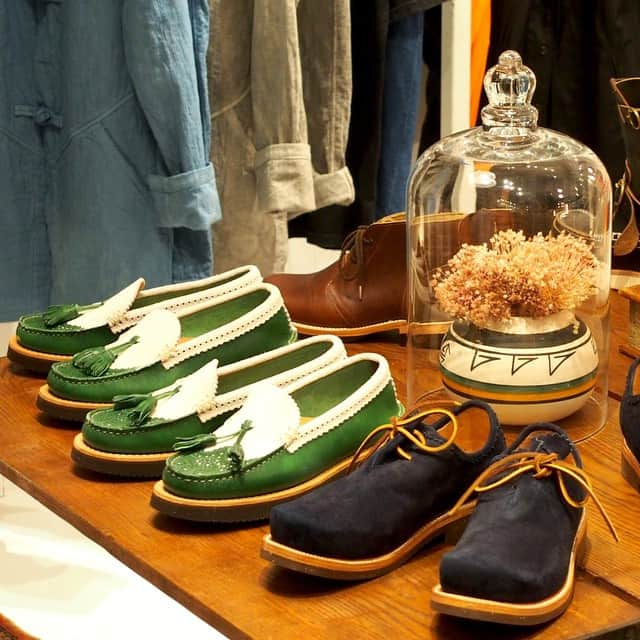 ユケテンのインスタグラム：「These beautiful Yuketen shoes are now available at Homedict in Harajyuku🎉 Special thanks to the team Homedict!!! #homedict #homedicttokyo #varde77 #Yuketen #madeinusa #megcompany」