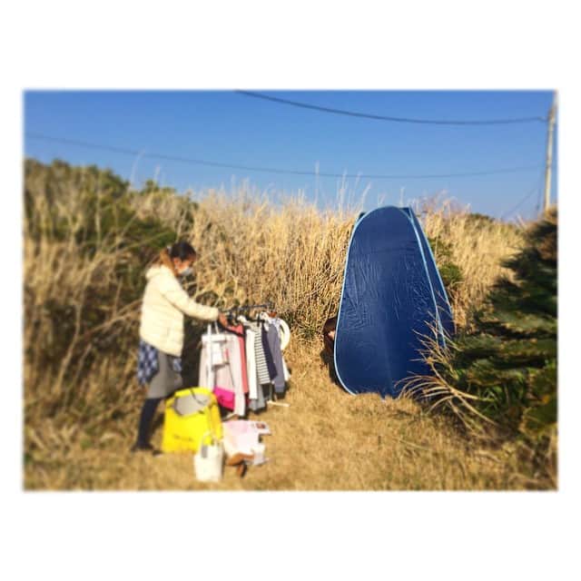 泉里香さんのインスタグラム写真 - (泉里香Instagram)「#美人百花 #オフショット #りか小屋で着替え #なかなか快適 #ノリノリ ♡ #どこここ‥(´･_･`)」3月20日 11時16分 - rika_izumi_